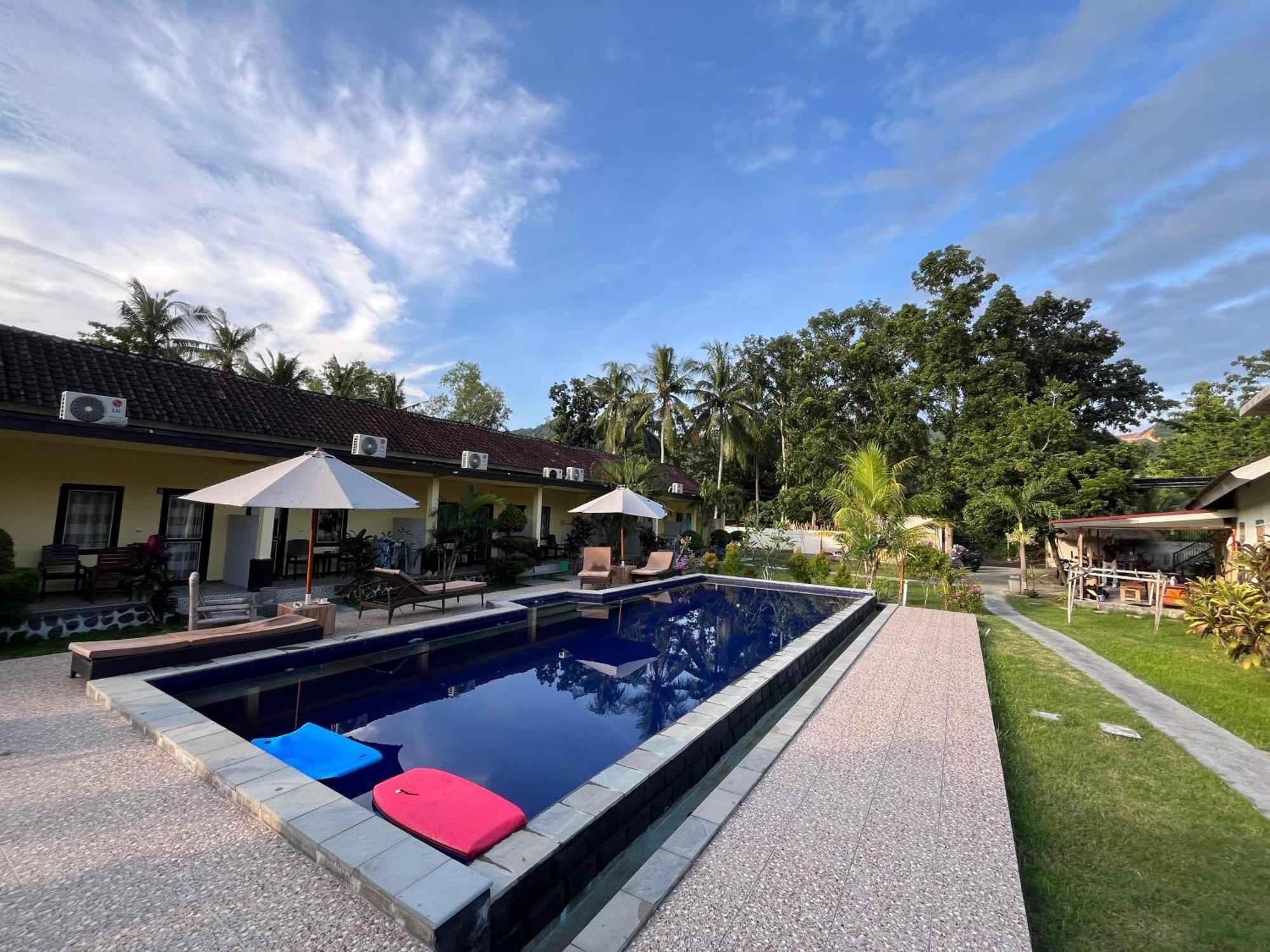 Kuta Lodge Homestay Exterior foto