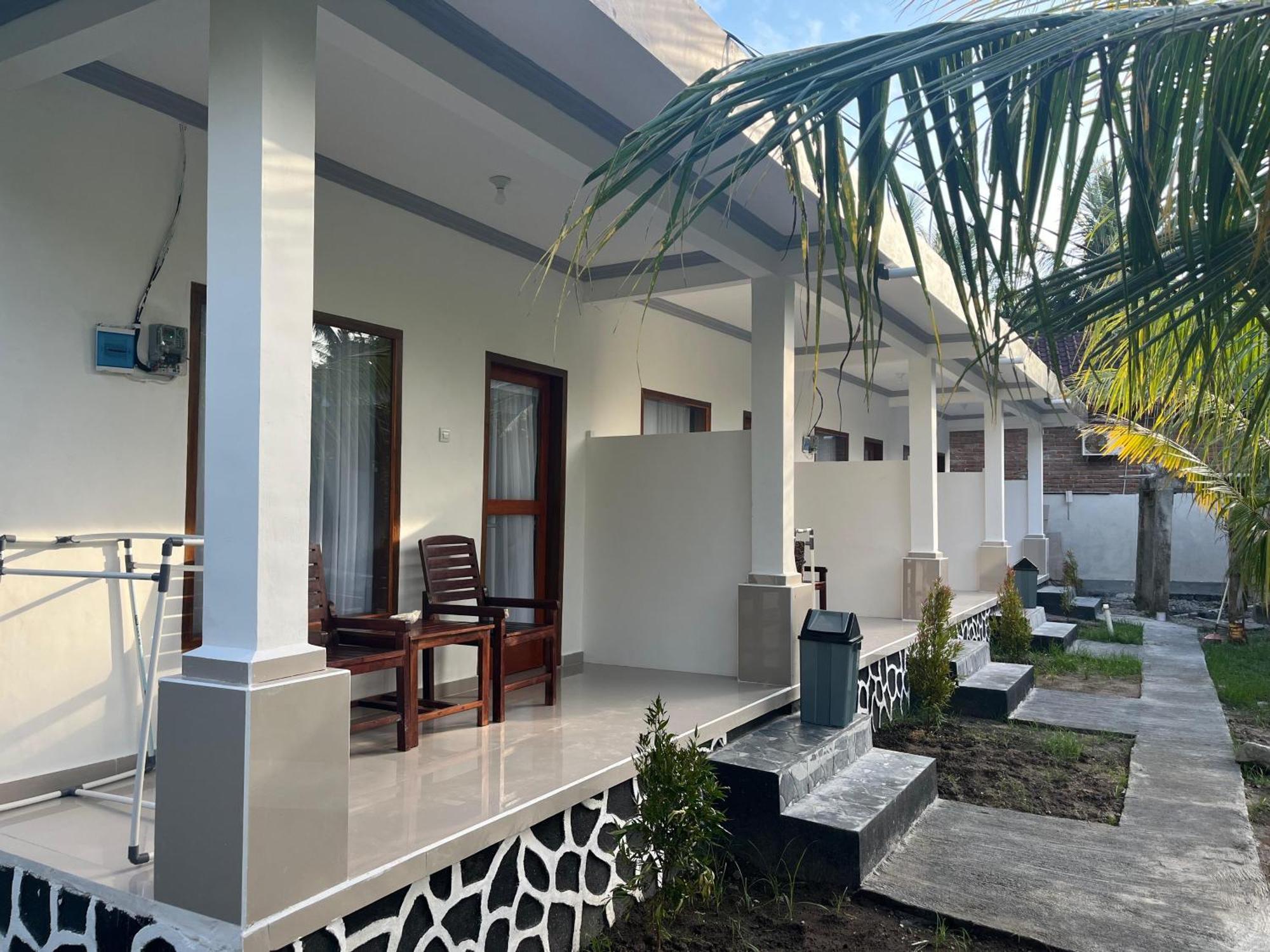 Kuta Lodge Homestay Exterior foto